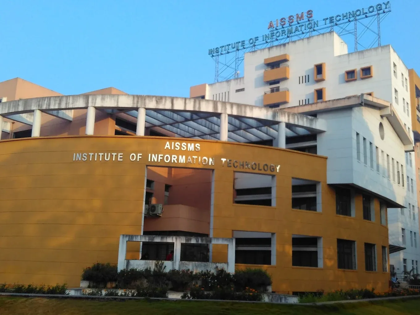 All India Shri Shivaji Memorial Society's Institute of Information Technology